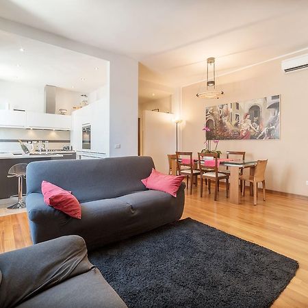 Colosseum Roomy Apartment Roma Eksteriør bilde